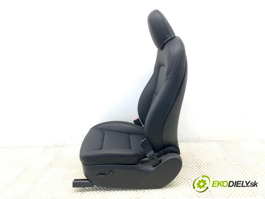 TESLA MODEL Y SUV 2024 220 kW EV  Sedadlo ľavy predný