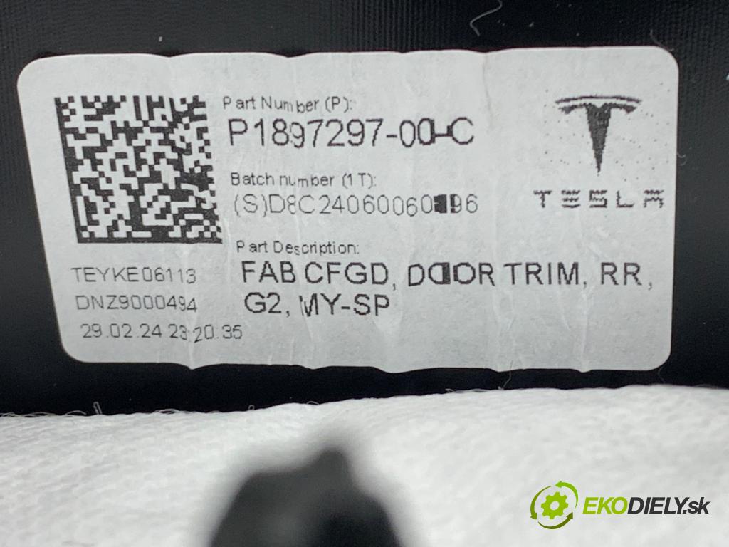 TESLA MODEL Y SUV 2024 220 kW EV čalúnenie Dvere pravy zad