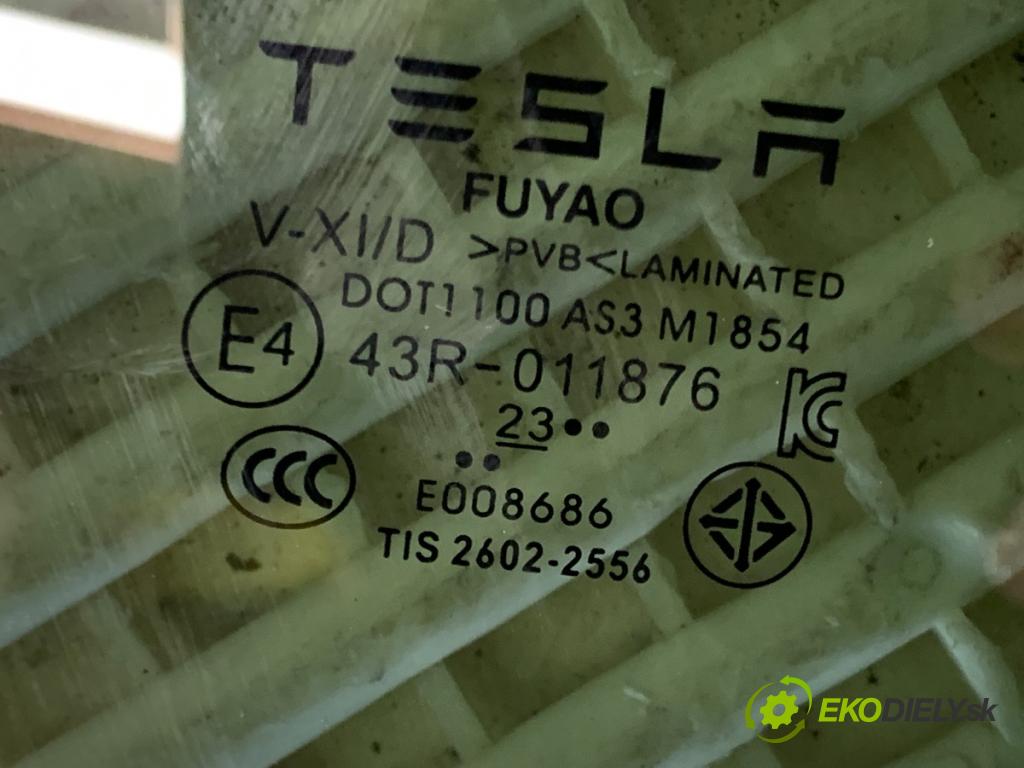 TESLA MODEL Y SUV 2024 220 kW EV Okno pravy zad 43R-011876