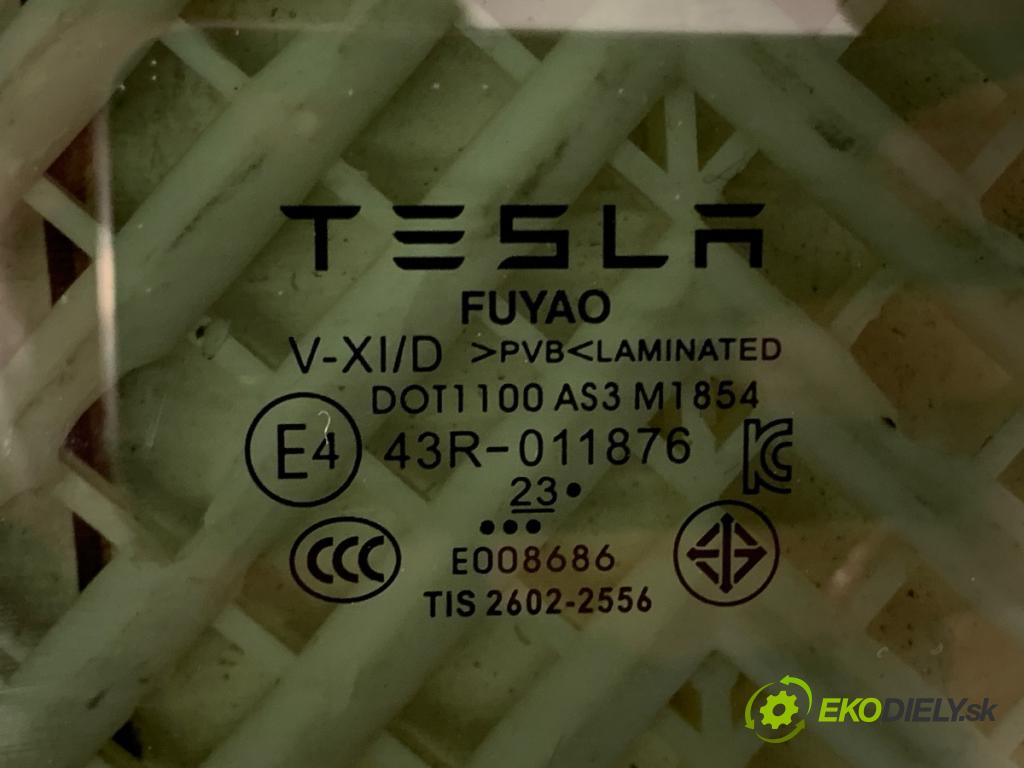 TESLA MODEL Y SUV 2024 220 kW EV Okno ľavy zad 43R-011876