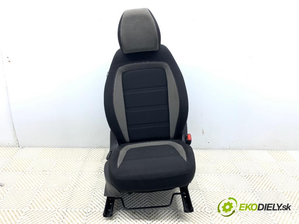 FIAT TIPO liftback 2017 70 kW 1.4 (356HXA1B) 1368 Sedadlo pravy predný 