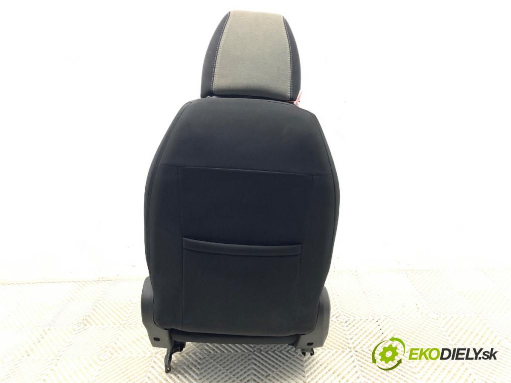 FIAT TIPO liftback 2017 70 kW 1.4 (356HXA1B) 1368 Sedadlo pravy predný