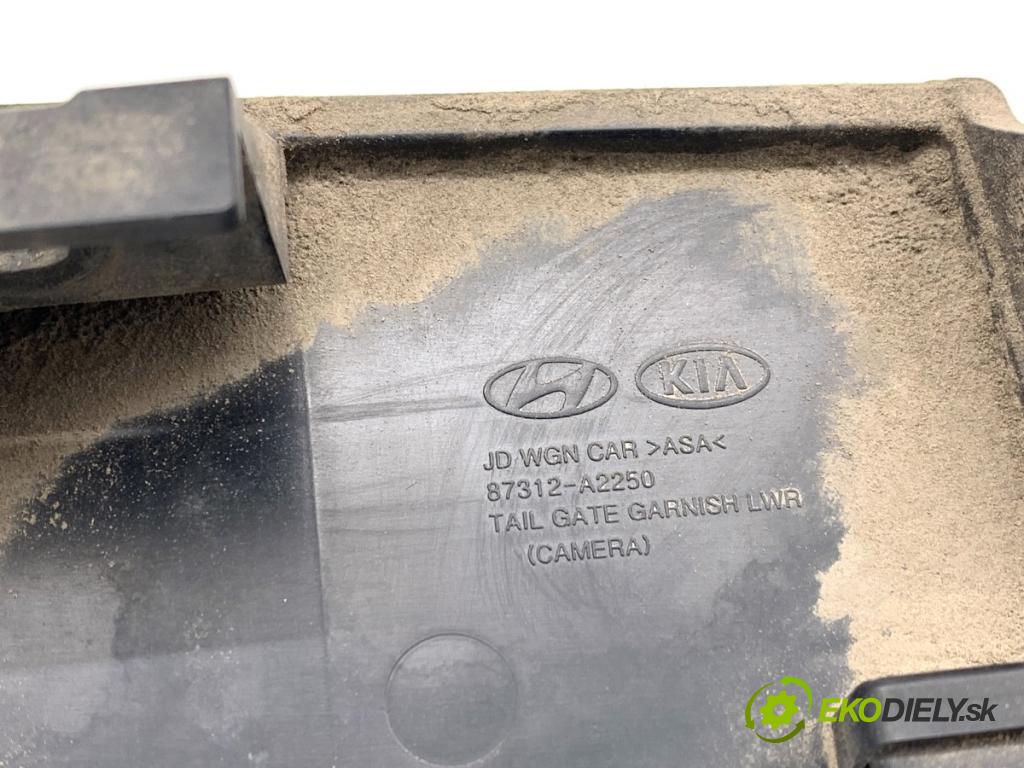 KIA CEED Kombi 2013 81 kW 1.6 CRDi 110 1582 Lišta dverí zad 87312-A2250