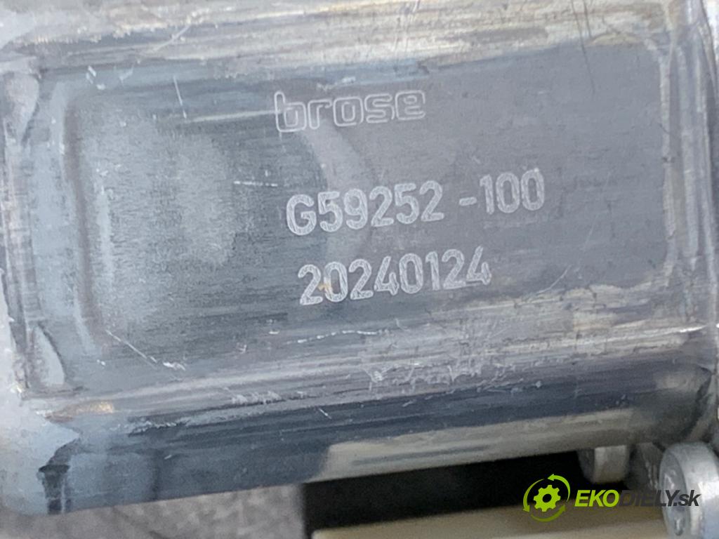 TESLA MODEL Y SUV 2024 220 kW EV Mechanizmus okna ľavy zad 1495512-00-G