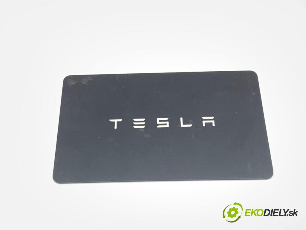 TESLA MODEL Y SUV 2024 220 kW EV  kľúč KARTA: 