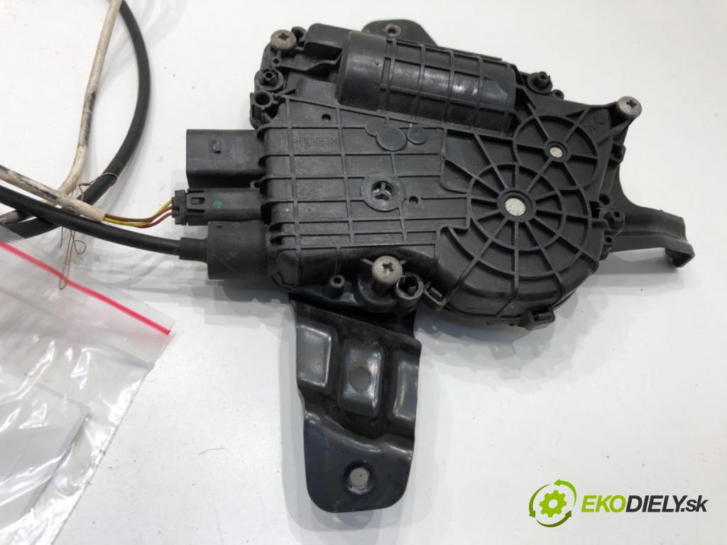 BMW F07 liftback 2011 220 kW 535 d xDrive 2993 zámok Dvere pravy zad 7149448