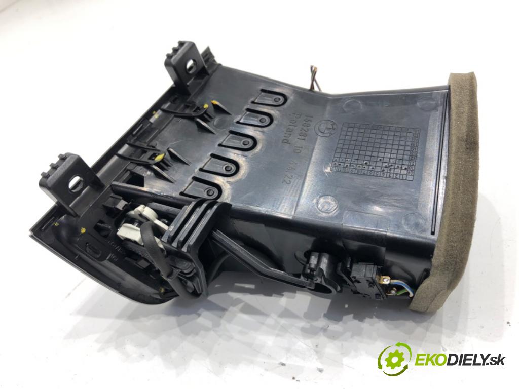 BMW F07 liftback 2011 220 kW 535 d xDrive 2993 Mriežky kúrenia ľavy predný 9142588