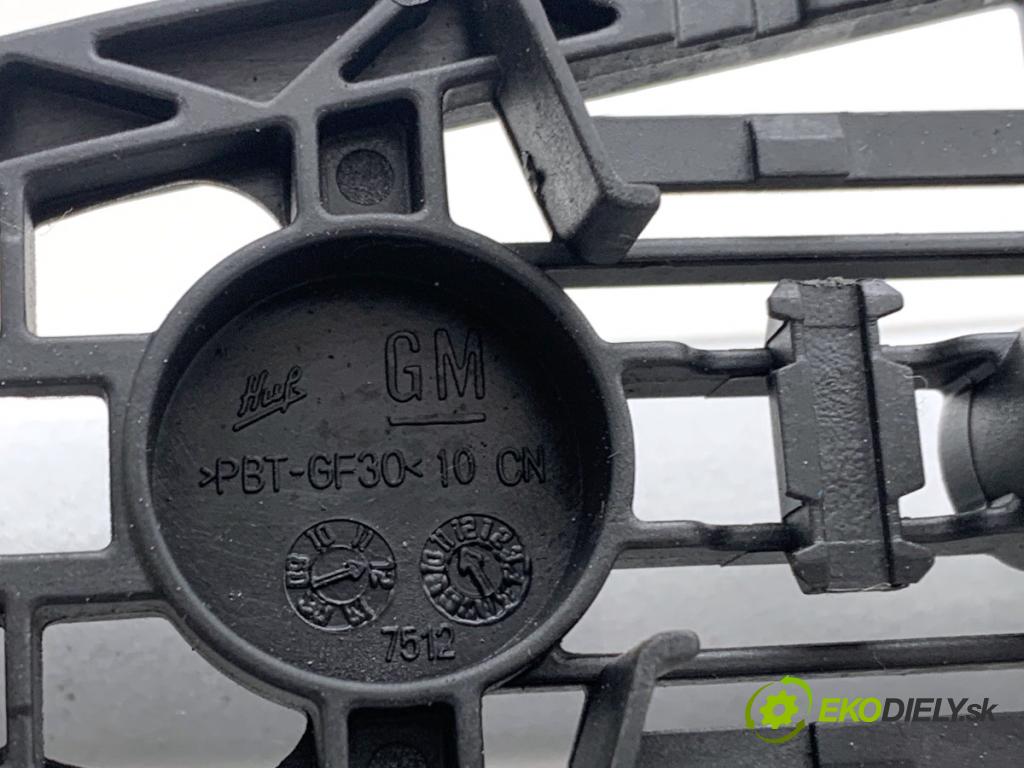 OPEL MOKKA SUV 2012 85 kW 1.6 (_76) 1598 Kľučka vonkajšia ľavy zad