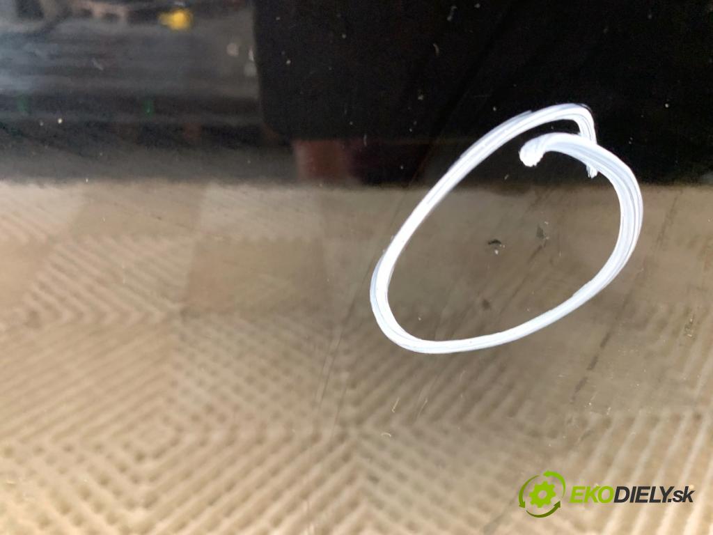 VOLVO V60 I Kombi 2017 140 kW 2.0 D4 1969 Dvere pravy predný 717