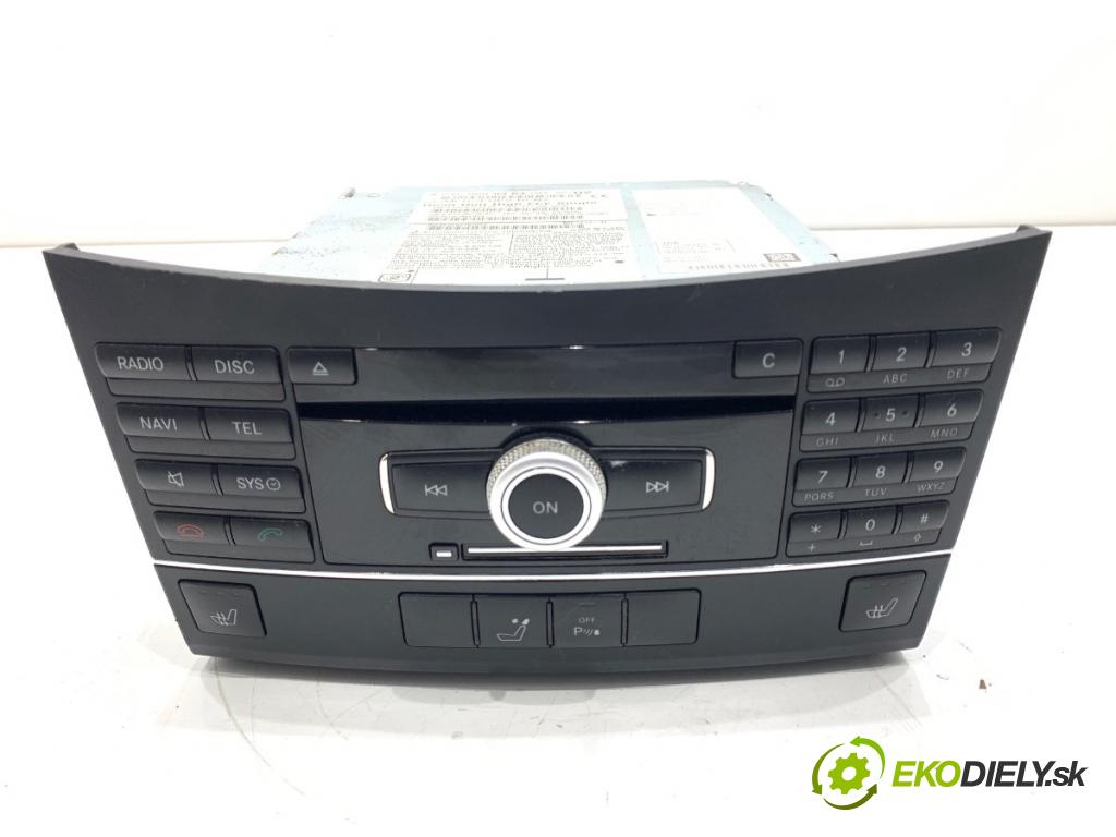MERCEDES-BENZ W212 sedan 2010 150 kW E 300 CDI (212.020) 2987 RADIO A2129008304 (Audio zariadenie)