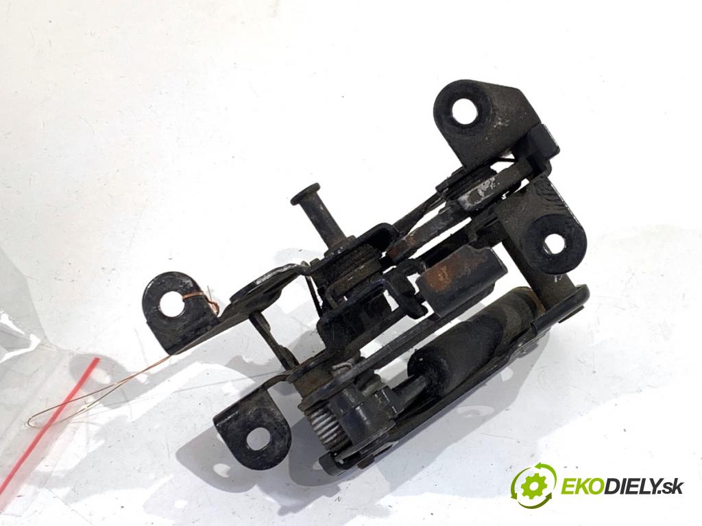 BMW F07 liftback 2011 220 kW 535 d xDrive 2993 zámok kapoty predný 7183762