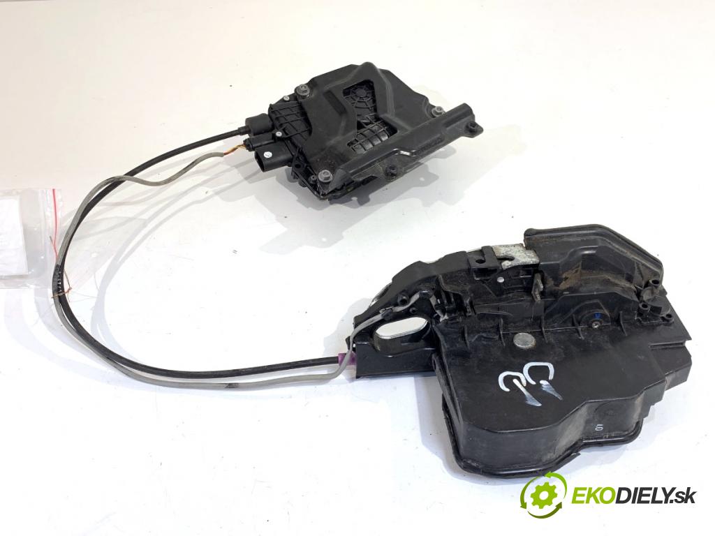 BMW F07 liftback 2011 220 kW 535 d xDrive 2993 zámok Dvere pravy predný 7149436