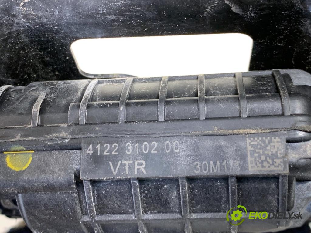 BMW F07 liftback 2011 220 kW 535 d xDrive 2993 zámok dveře pravý přední část 7149436