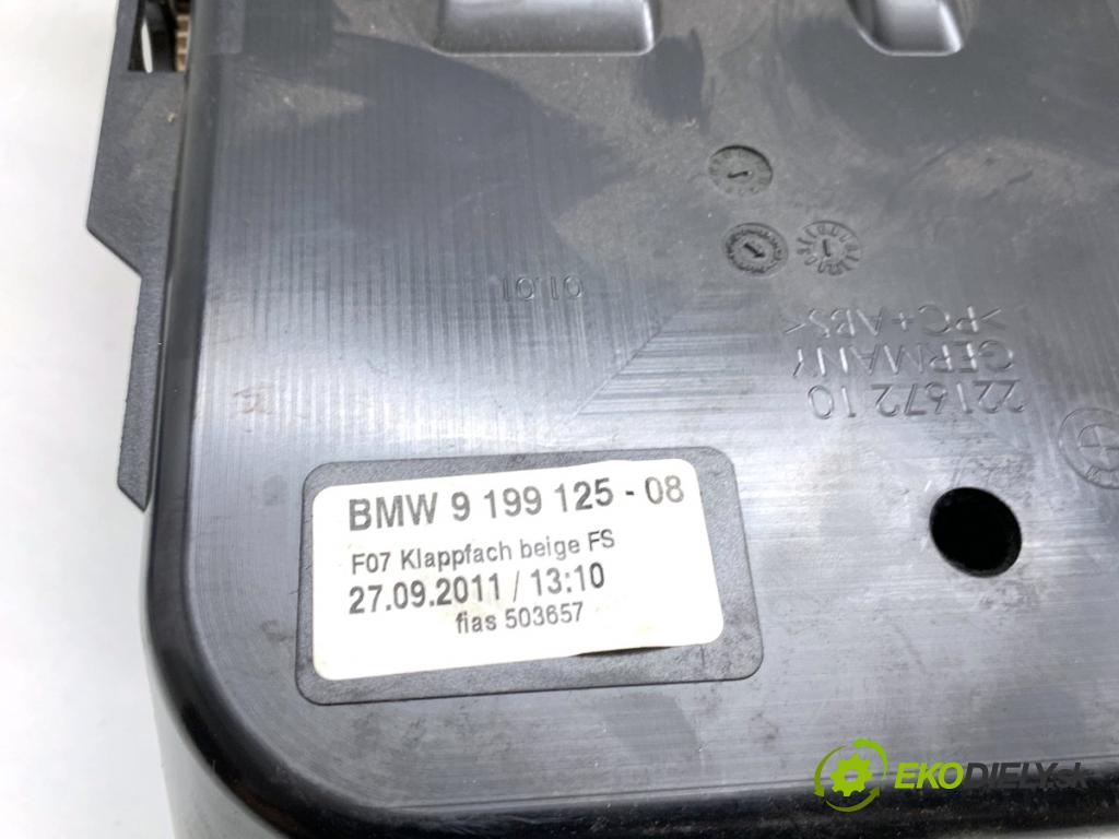 BMW F07 liftback 2011 220 kW 535 d xDrive 2993 přihrádka kastlík 9199125