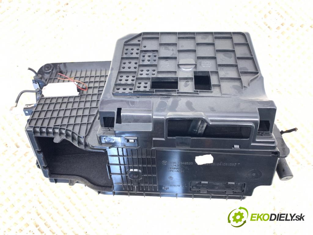 BMW F07 liftback 2011 220 kW 535 d xDrive 2993 přihrádka kastlík spolujezdce  (Přihrádka (kastlík))