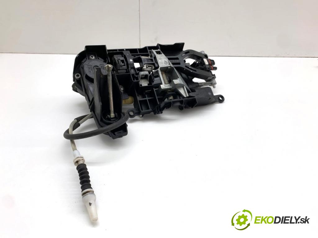 BMW F07 liftback 2011 220 kW 535 d xDrive 2993 Kľučka vonkajšia ľavy predný 7138013