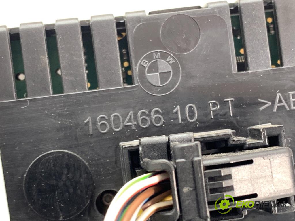 BMW F07 liftback 2011 220 kW 535 d xDrive 2993 Panel ovládaní topení 9251483 (Páčky pod volantem)