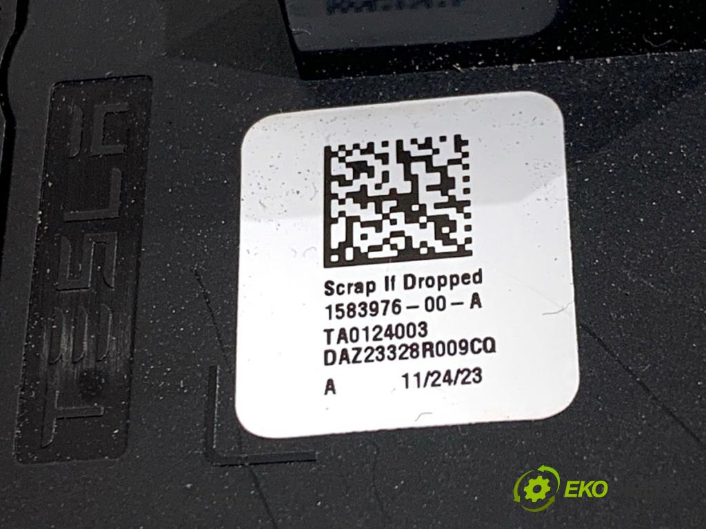 TESLA MODEL Y SUV 2024 220 kW EV  SPÍNAČE: volantu 1583976-00-A