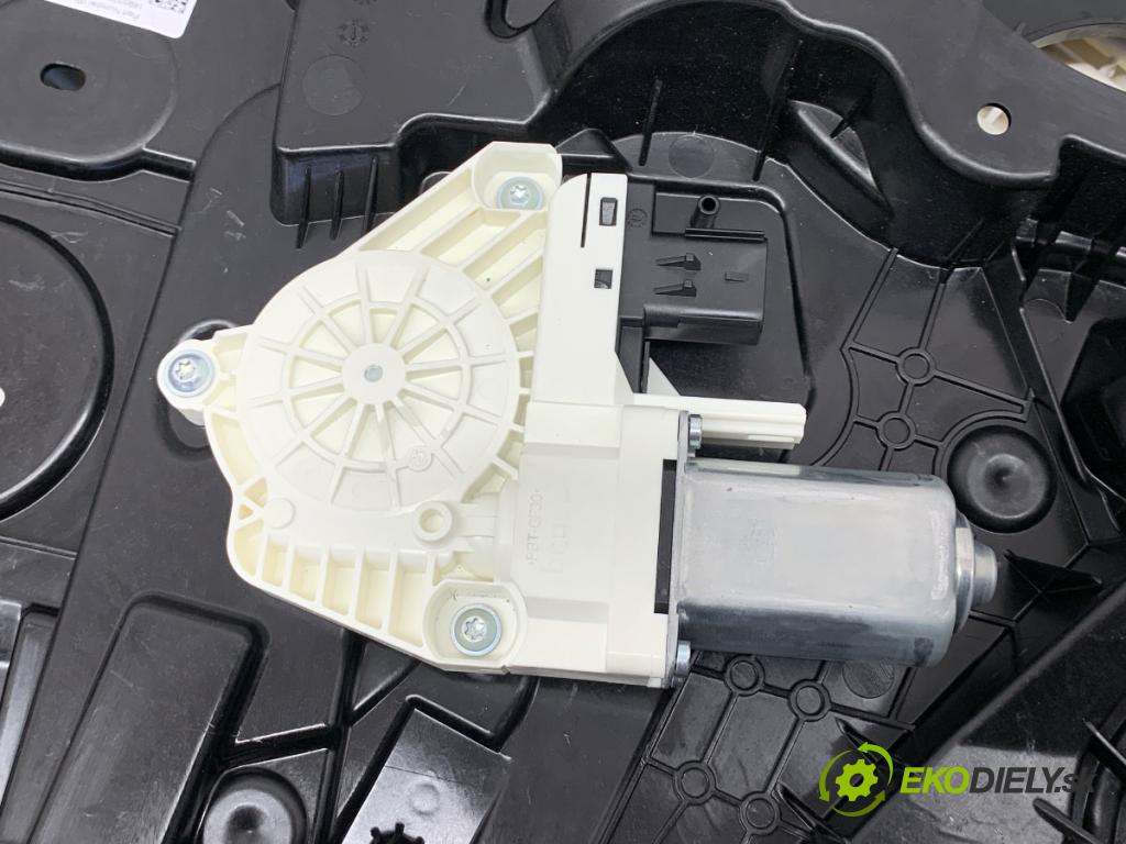 TESLA MODEL Y SUV 2024 220 kW EV  Mechanizmus okna pravy predný 1495509-97-E