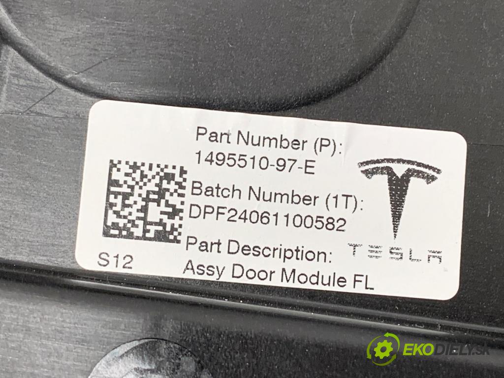 TESLA MODEL Y SUV 2024 220 kW EV  Mechanizmus okna ľavy predný 1495510-97-E