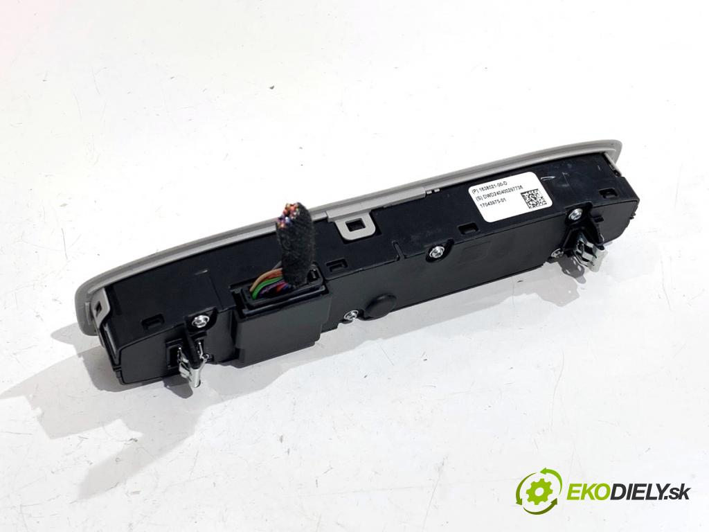 TESLA MODEL Y SUV 2024 220 kW EV Svetlo stropné 1638021-00-D