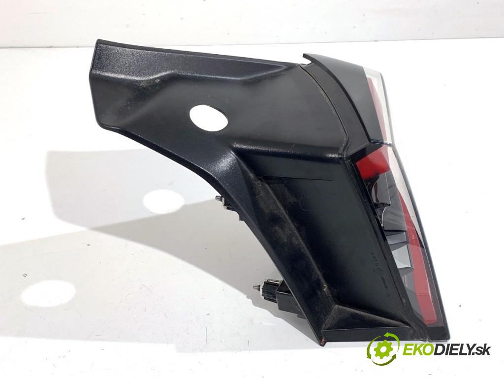 TESLA MODEL Y SUV 2024 220 kW EV  Svetlo pravy zad 1502087-00-D