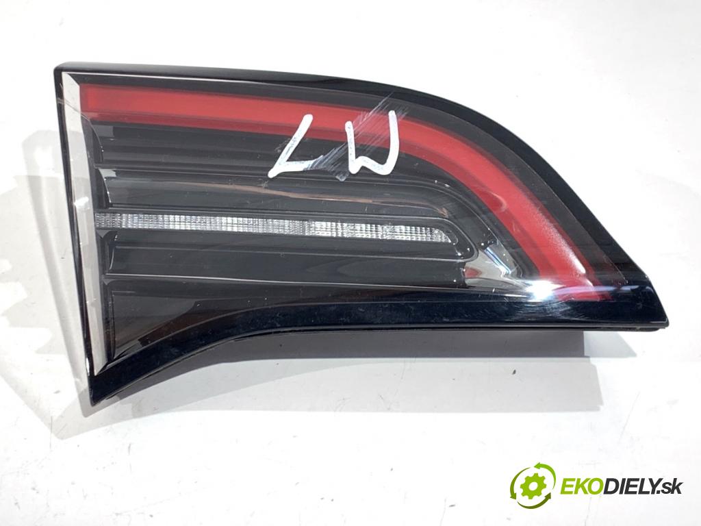TESLA MODEL Y SUV 2024 220 kW EV  Svetlo zad ľavá strana vnútorná 1502088-00-B (Kľučka dverí ostatné)