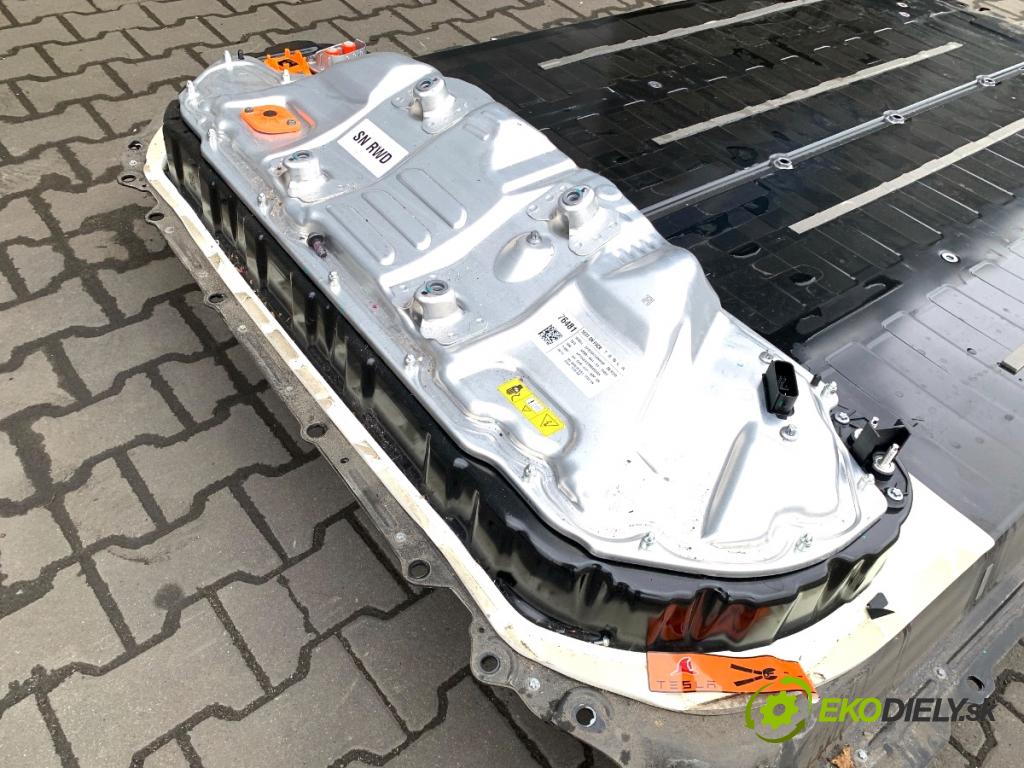 TESLA MODEL Y SUV 2024 220 kW EV  BATERIA HYBRYDA 1666969-99-C