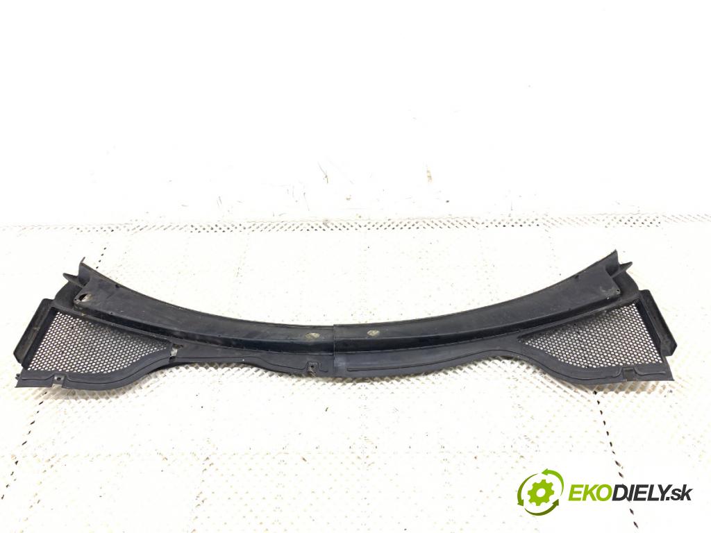 VW TIGUAN SUV 2009 103 kW 2.0 TDI 4motion 1968 Torpédo, plast pod čelné okno 5N1819404 (Torpédo (plast pod čelným sklom))