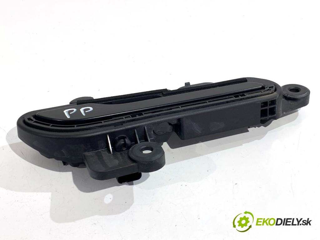 TESLA MODEL Y SUV 2024 220 kW EV  Kľučka vonkajšia pravy predný 1528115-00-D