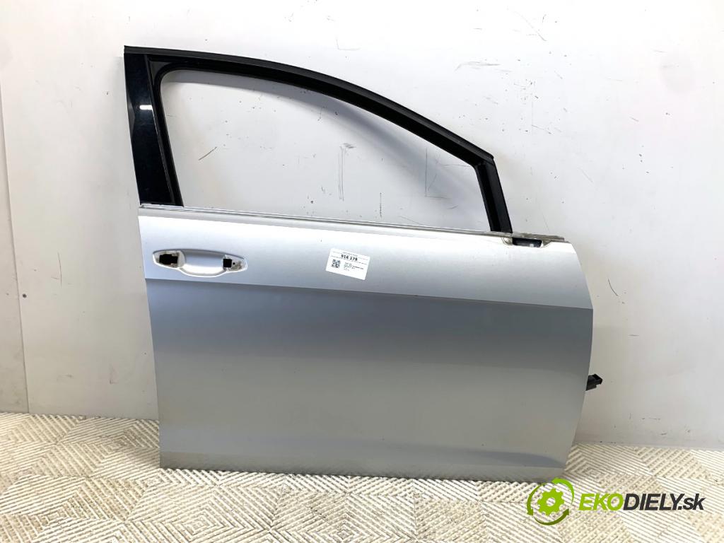 VW GOLF VII Kombi 2015 77 kW 1.6 TDI 1598 Dvere pravy predný LA7W