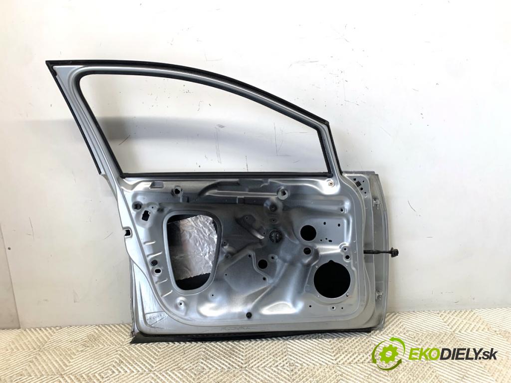 VW GOLF VII Kombi 2015 77 kW 1.6 TDI 1598 Dvere ľavy predný LA7W