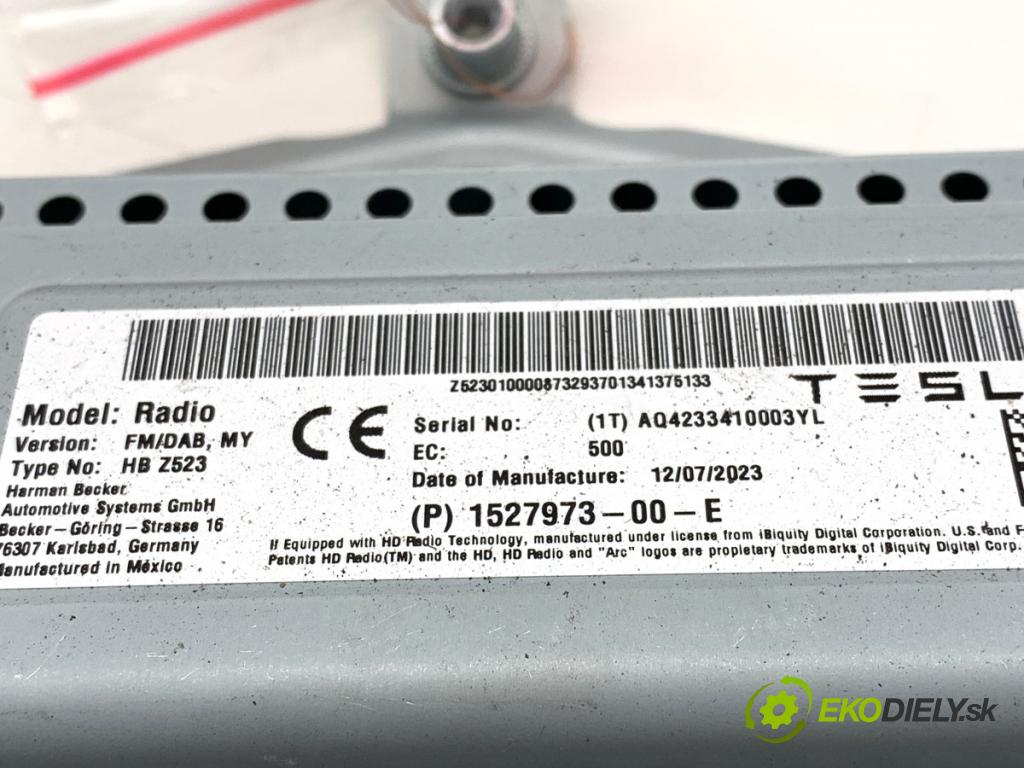 TESLA MODEL Y SUV 2024 220 kW EV  modul řídící jednotka radia 1527973-00-E