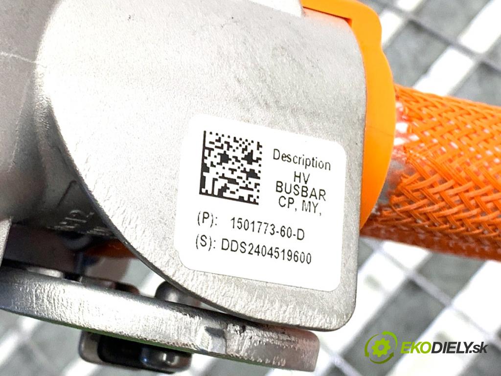 TESLA MODEL Y SUV 2024 220 kW EV  HNÍZDO: PORT PRISTÁVANIE: KÁBLE: 1490374-20-E
