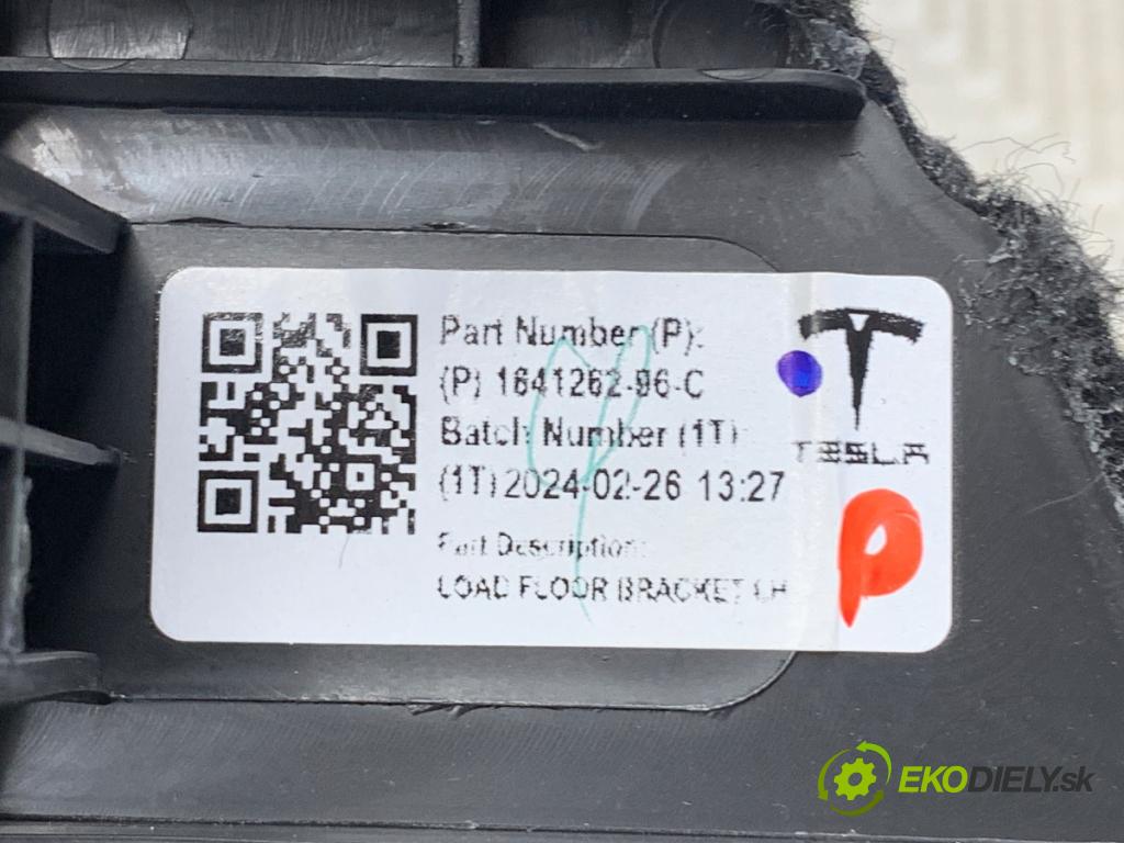 TESLA MODEL Y SUV 2024 220 kW EV  Lišta kufra ľavy 1641262