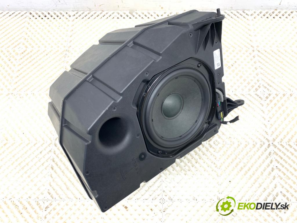 TESLA MODEL Y SUV 2024 220 kW EV  subwoofer 1656267-00-B (Audio zariadenie)