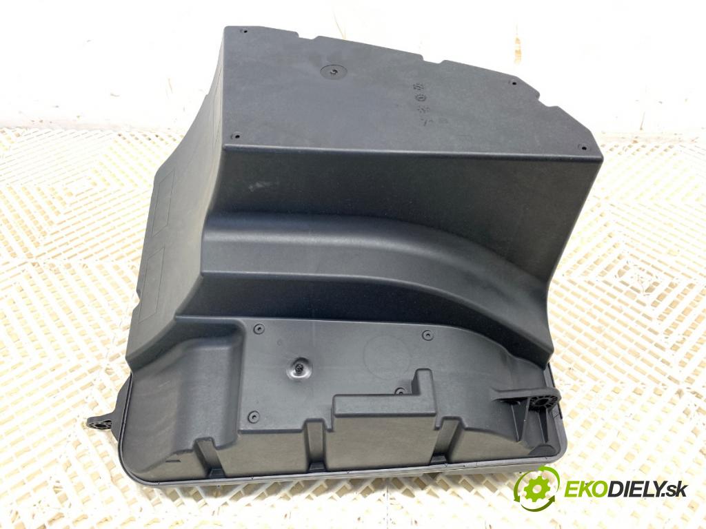 TESLA MODEL Y SUV 2024 220 kW EV  subwoofer 1656267-00-B (Audio zariadenie)
