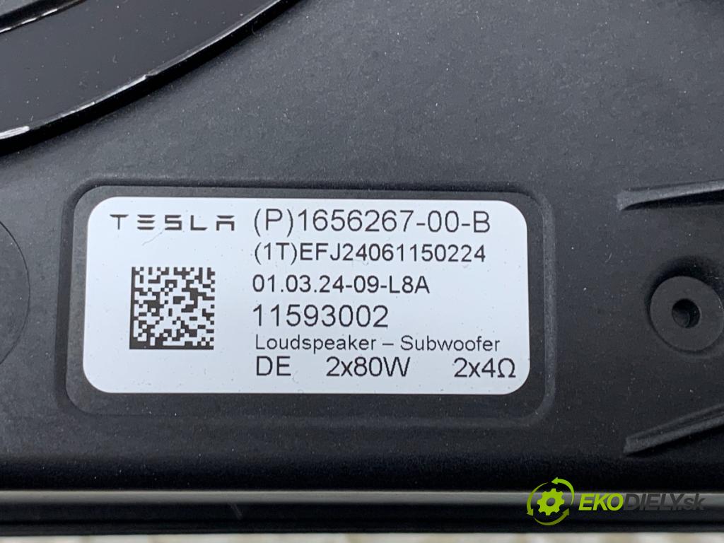 TESLA MODEL Y SUV 2024 220 kW EV  subwoofer 1656267-00-B (Audio zariadenie)