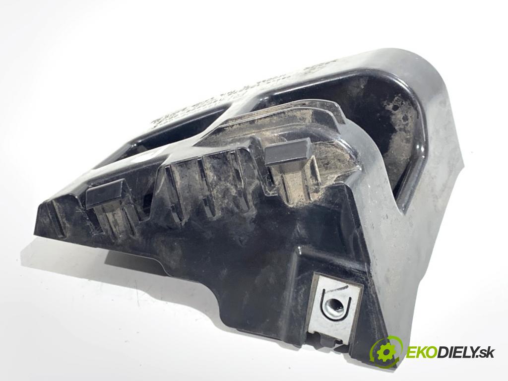 TESLA MODEL Y SUV 2024 220 kW EV Úchyt nárazníka pravy zad 1494037-00-A