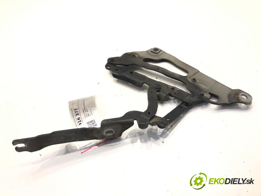 BMW F07 liftback 2011 220 kW 535 d xDrive 2993 závěs kapoty pravý přední část 7046324