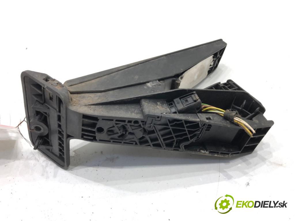 BMW F07 liftback 2011 220 kW 535 d xDrive 2993 Potenciometer plynu 6852644 (Potenciometer plynového pedálu)