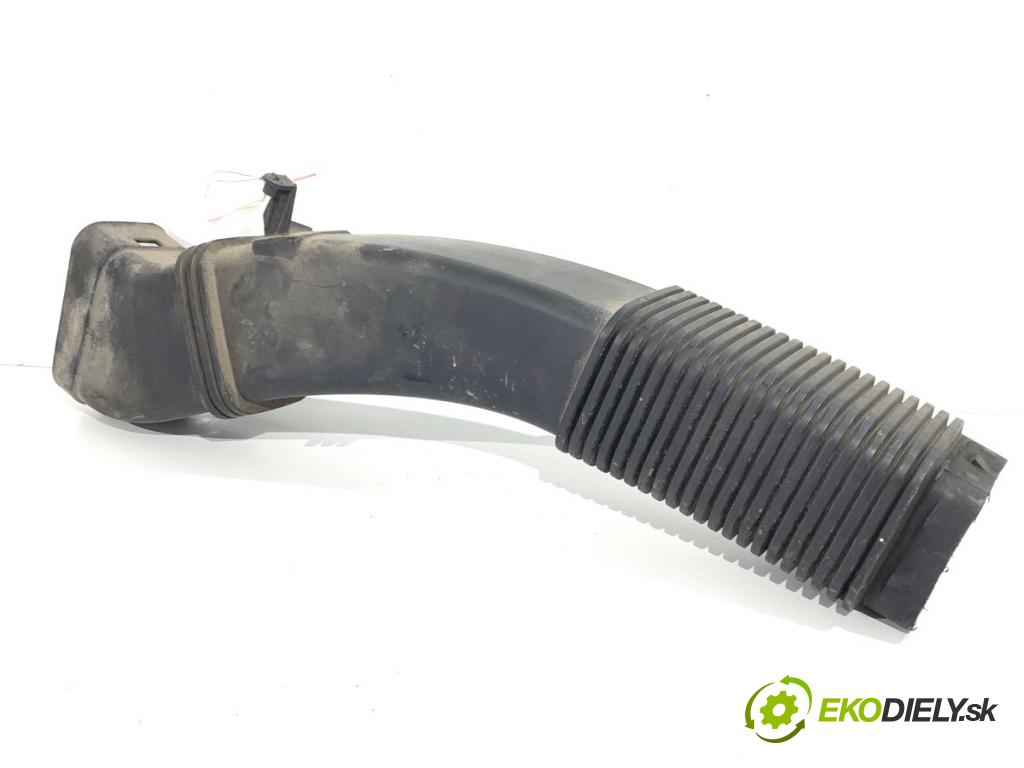 BMW F07 liftback 2011 220 kW 535 d xDrive 2993 Rúra vzduchu 7811597
