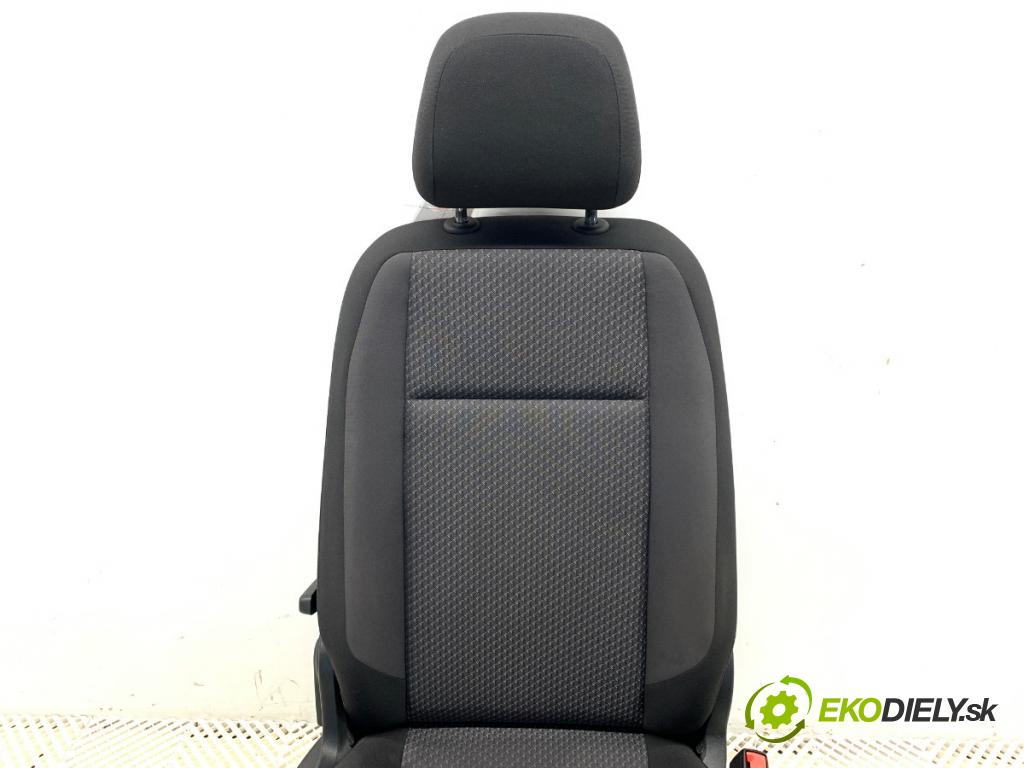 VW PASSAT B8 Kombi 2019 110 kW 2.0 TDI 1968 Sedadlo pravy predný