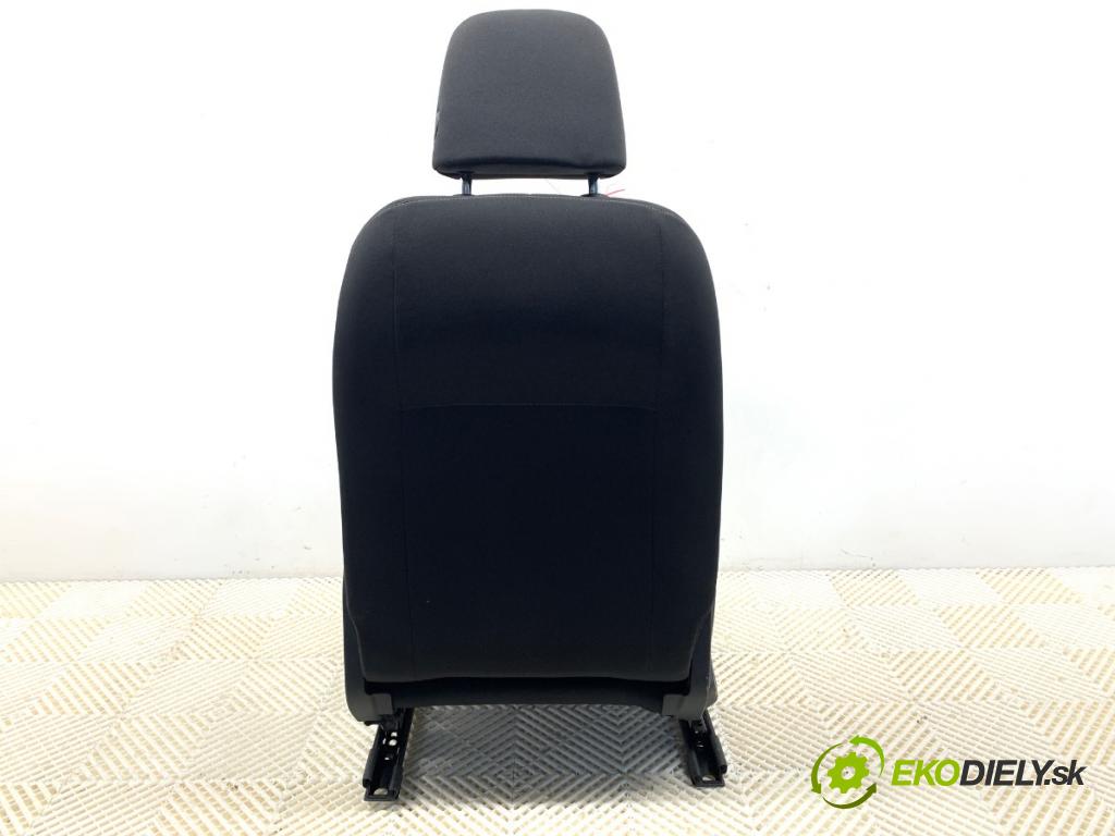 VW PASSAT B8 Kombi 2019 110 kW 2.0 TDI 1968 Sedadlo pravy predný