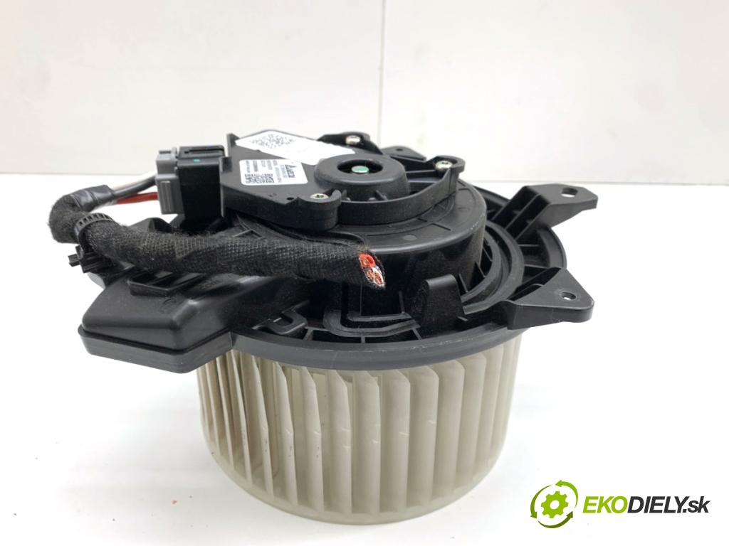 TESLA MODEL Y SUV 2024 220 kW EV  ventilátor kúrenia H031501070