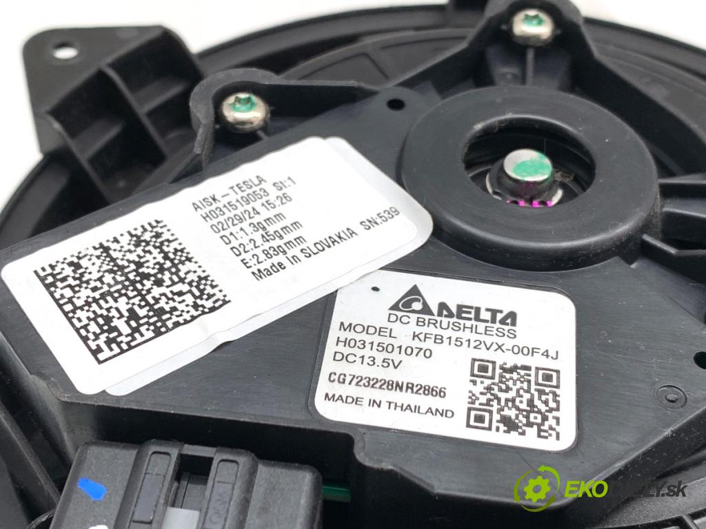 TESLA MODEL Y SUV 2024 220 kW EV  ventilátor kúrenia H031501070