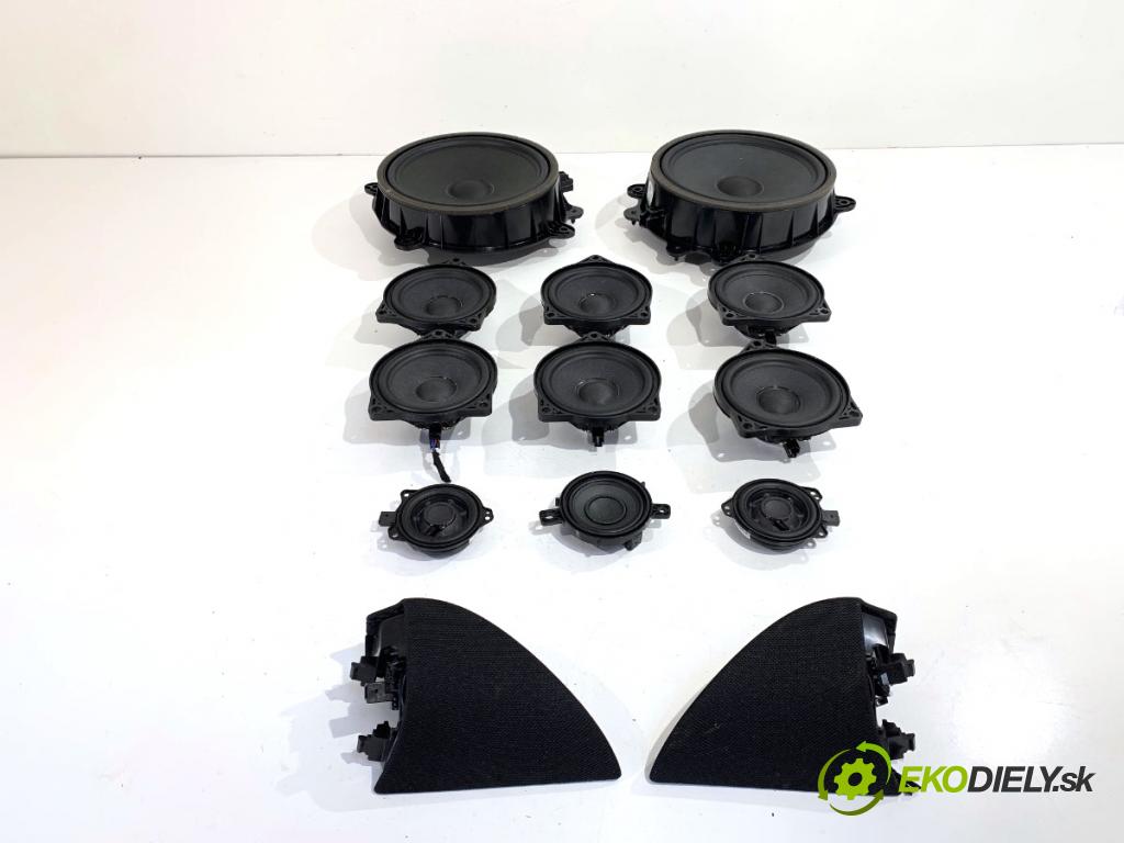 TESLA MODEL Y SUV 2024 220 kW EV  reproduktory 1079744-00-E 1079742-00-C