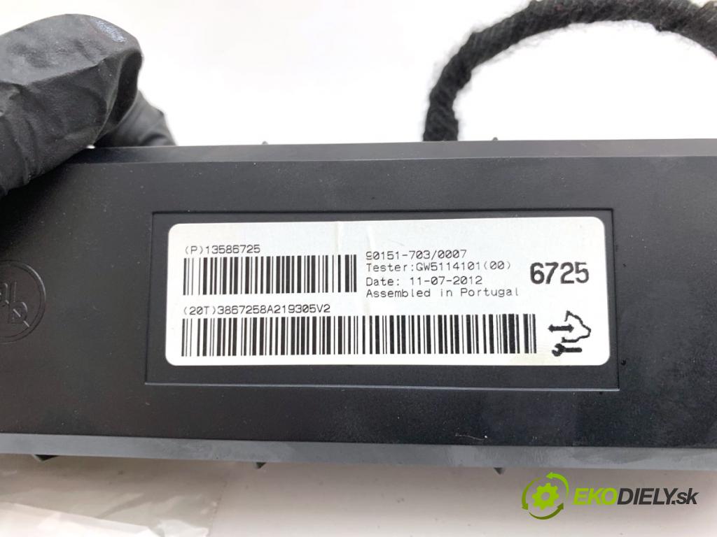 OPEL MOKKA SUV 2012 85 kW 1.6 (_76) 1598 Modul Riadiaca jednotka klimatizácie 13586725 (Kľučka dverí ostatné)