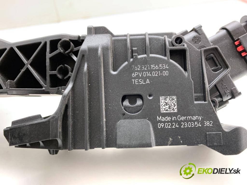 TESLA MODEL Y SUV 2024 220 kW EV  Potenciometer plynu 762321156534 (Potenciometer plynového pedálu)