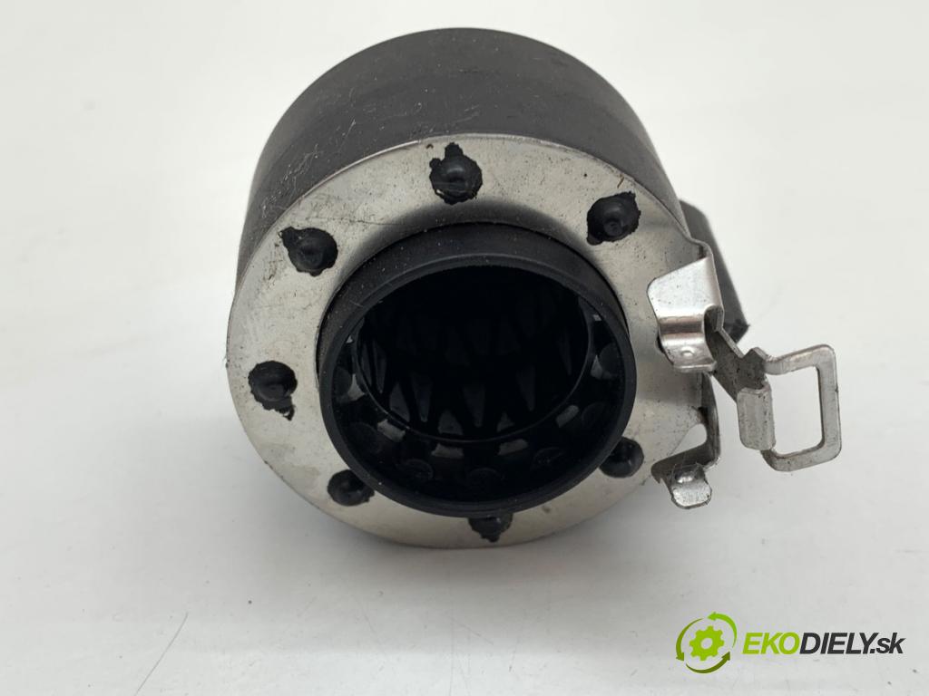 TESLA MODEL Y SUV 2024 220 kW EV  ventil expanzní klimatizace P1501100-CL-C